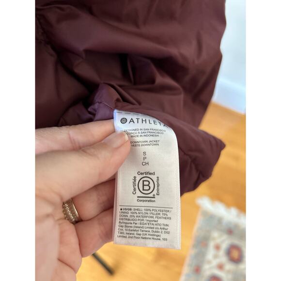 Athleta Downtown Burgundy Red Down Filled Zip Up Puffer Jacket - Picture 10 of 11